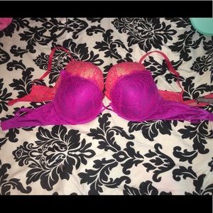 Victoria’s Secret bombshell size 34C